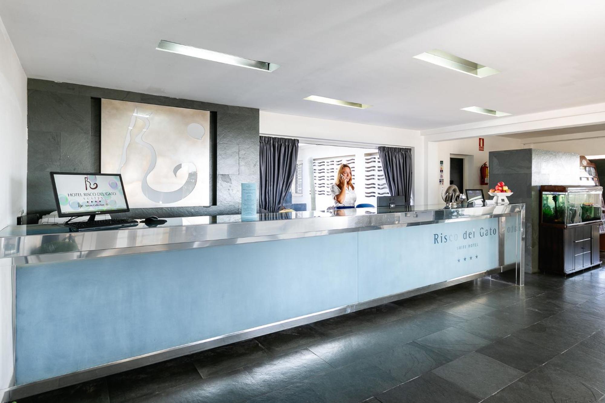 Hotel Livvo Risco Del Gato Suites 코스타카르마 외부 사진
